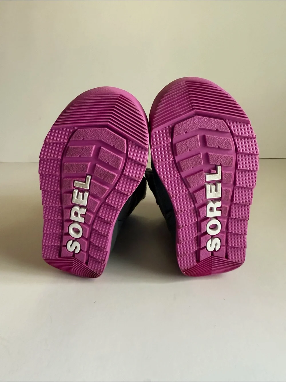 Sorel kids  Grey and Pink winter Insulated Snow Boots Size 5